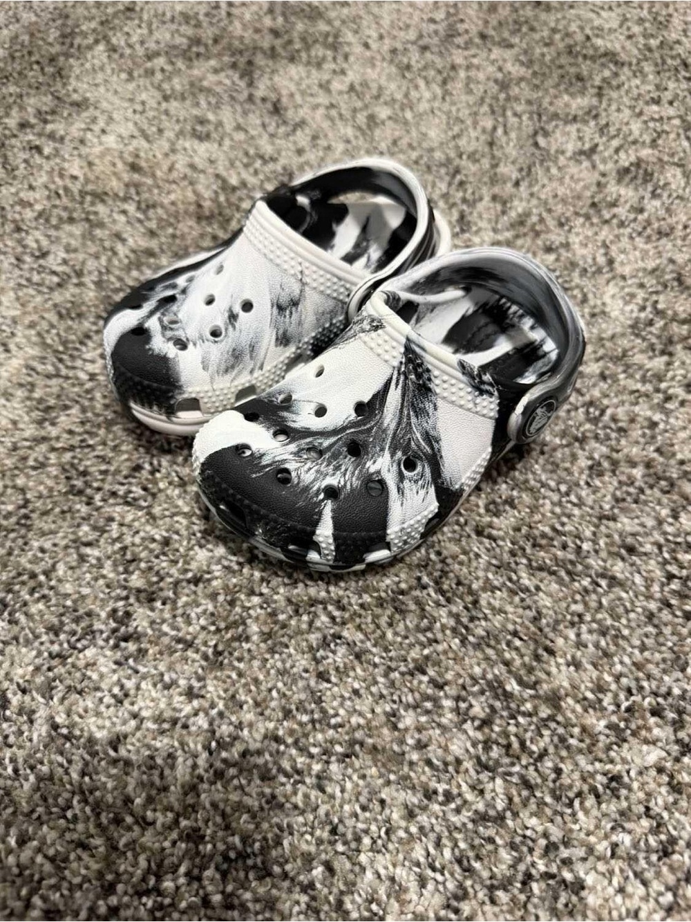 CROCS Kids Classic Clog - Black & White Swirl